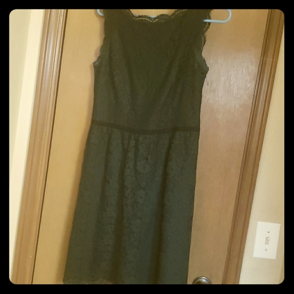 Emerald lacy dress - Picture 1 of 4